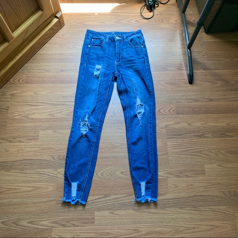 High waisted ripped jeans